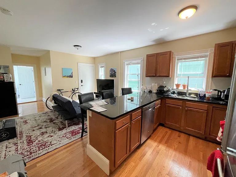 42 Gorham St — Photo 3