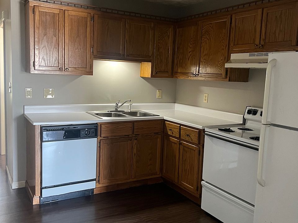 2nd image of 410 E Pershing Ave #C