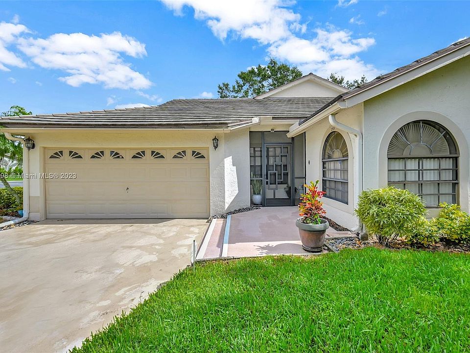 1st image of 10904 Stafford Cir S