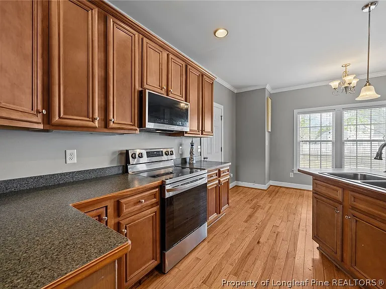 3825 Barnsdale Dr — Photo 14