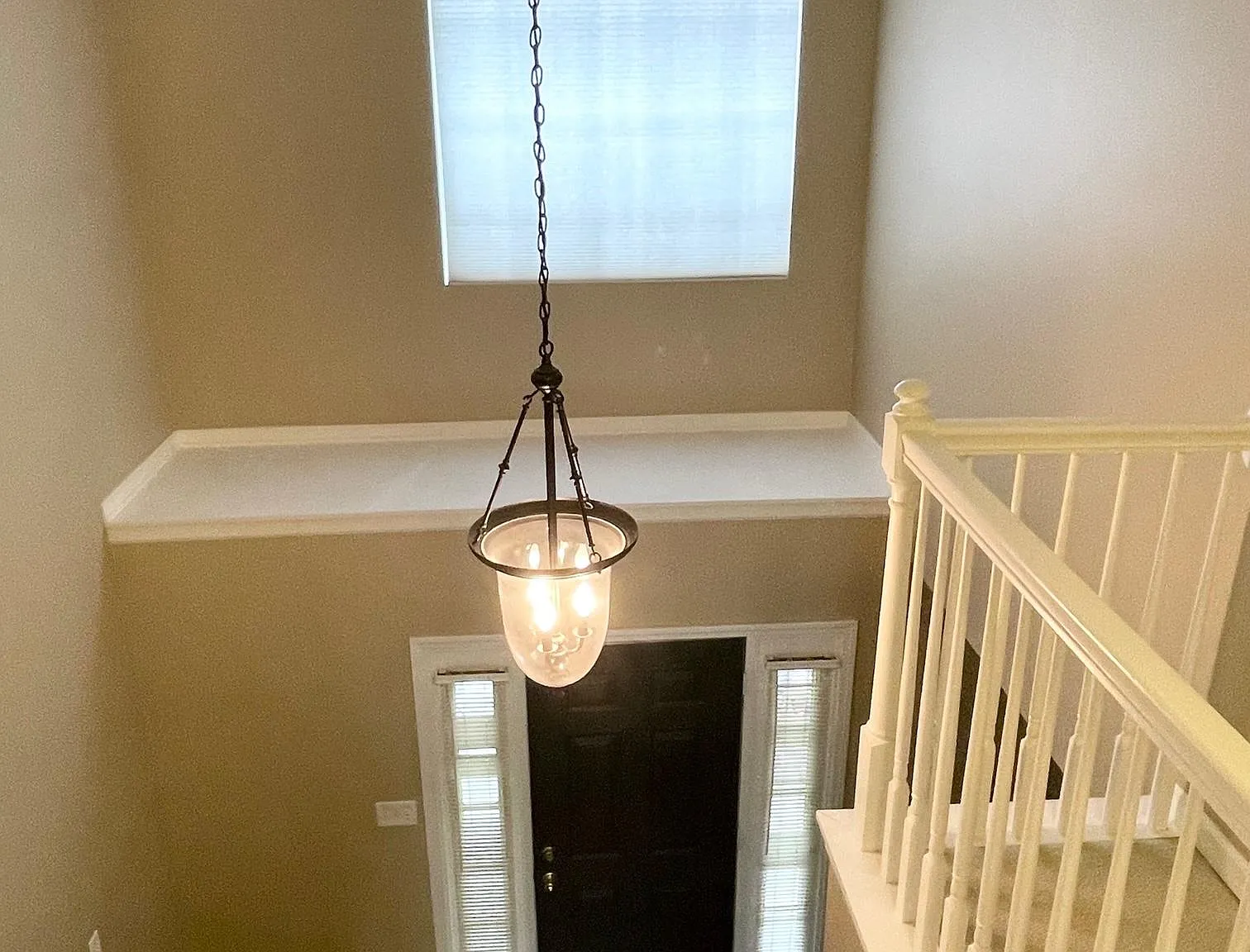 4 bed, 2.5 bath, 2419 sqft, $3,100 — Photo 4