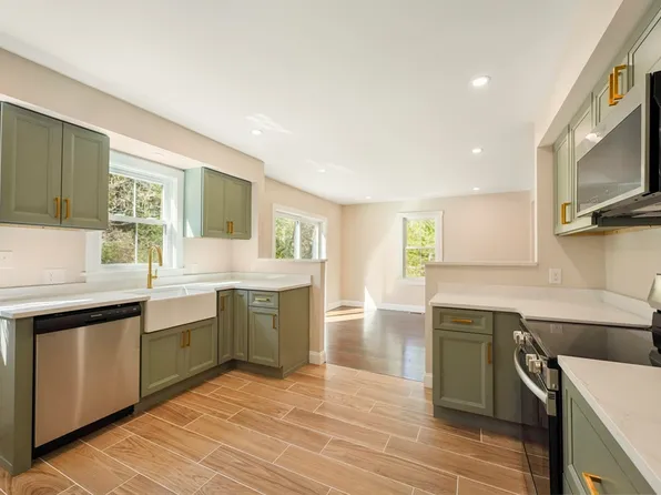 613 Delano Rd, Marion, MA 02738
