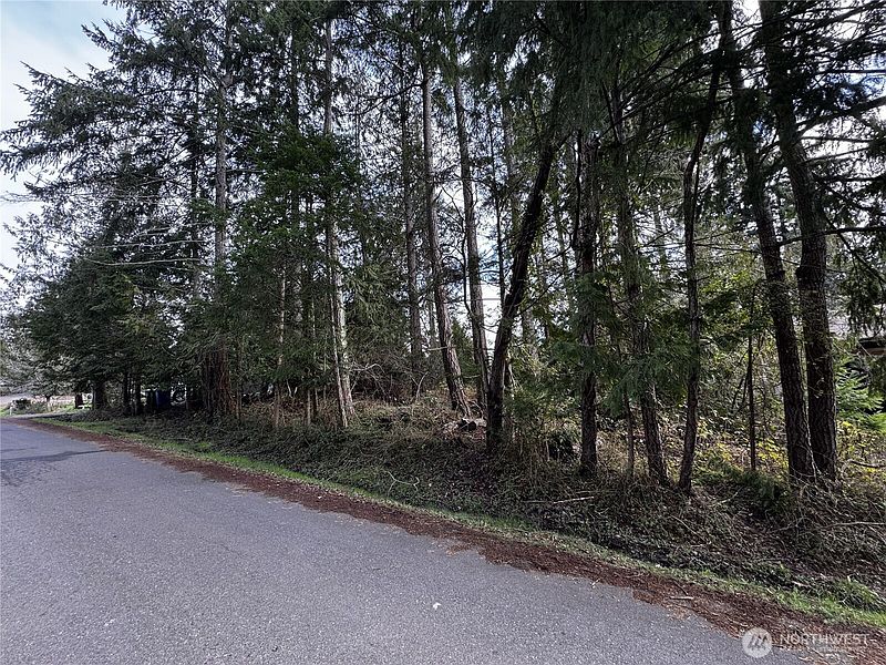 3rd image of 9810 Channel Drive NW