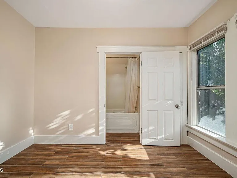 31 S Parkwood Ave — Photo 9