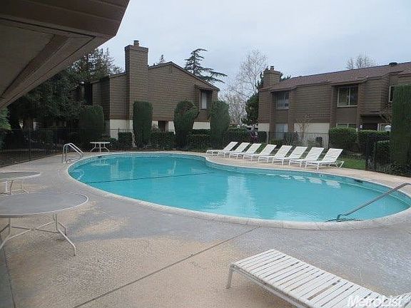 5th image of 3602 Larchmont Square Ln
