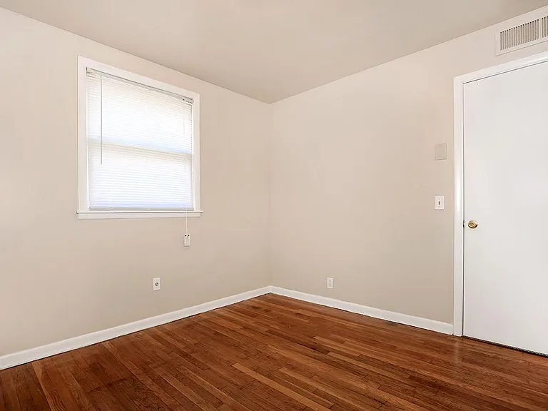 601 Crutcher St — Photo 5