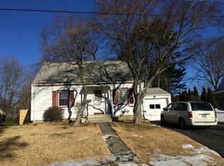 134 Soundview Ave, Bridgeport, CT 06606