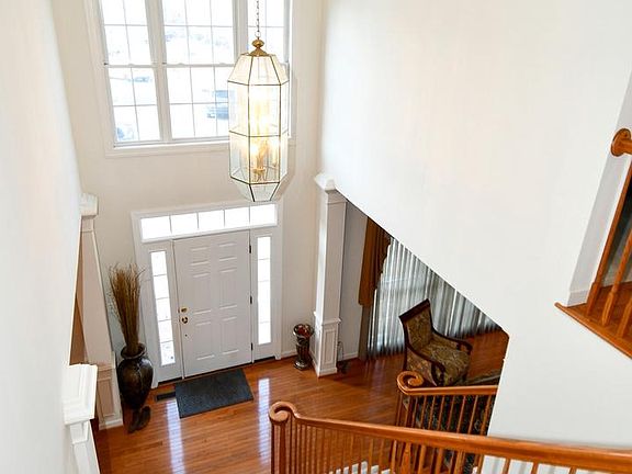 3rd image of 14528 Fairdale Rd