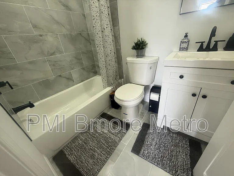 1756 E North Ave — Photo 17