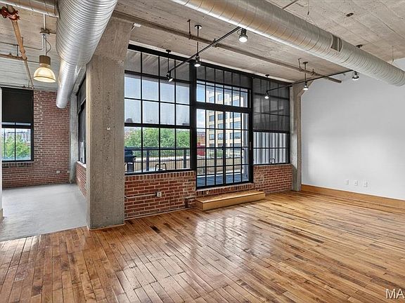 5th image of 2035 Washington Ave #202