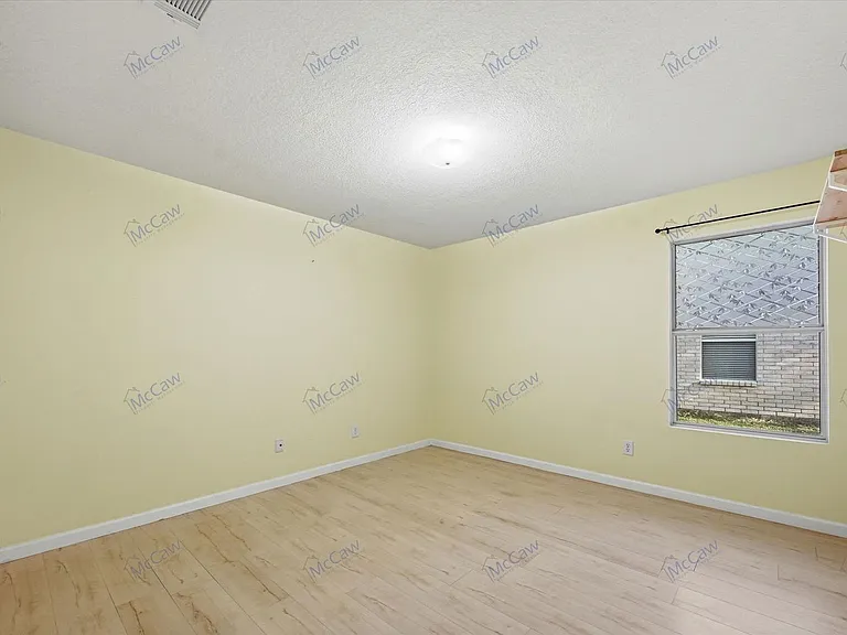 8401 Swan Park Dr — Photo 10
