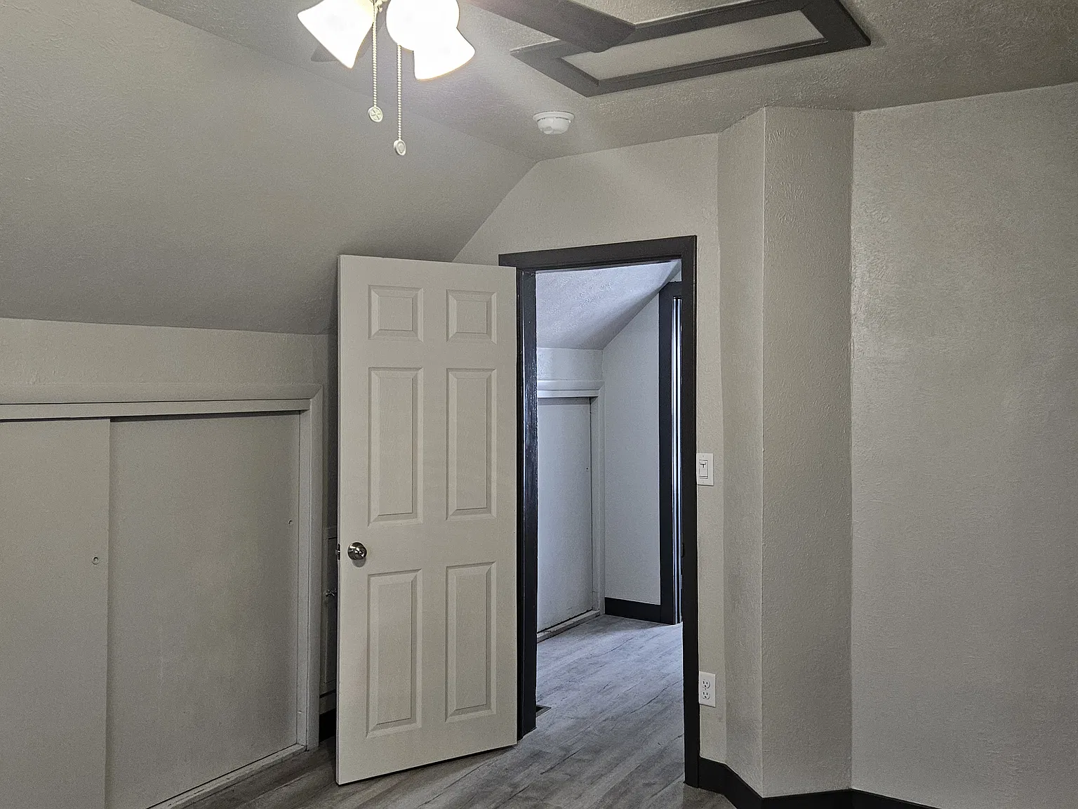3 bed, 1200 sqft, $1,200 — Photo 4