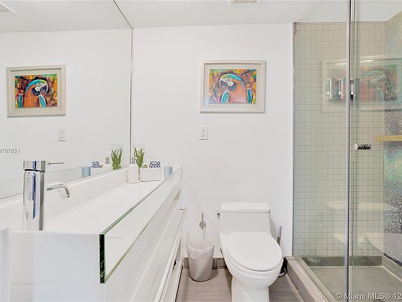 5th image of 1100 West Ave #403