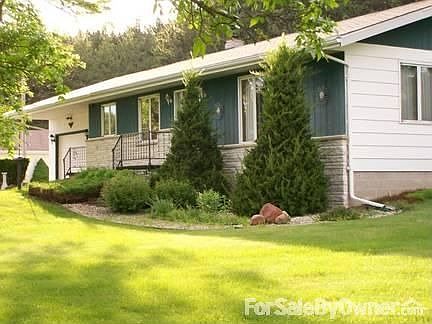 House front
						:
						Ranch home from east