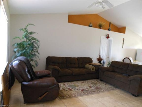4th image of 935 NW 9th St