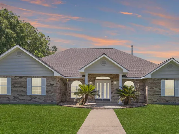 5829 Amy St, Abbeville, LA 70510