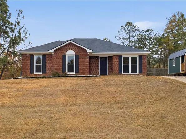 8 Pilgrim St, Fort Mitchell, AL 36856