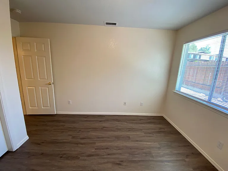 709 Creston Rd — Photo 29