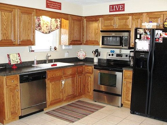 3rd image of 707 Geneva St