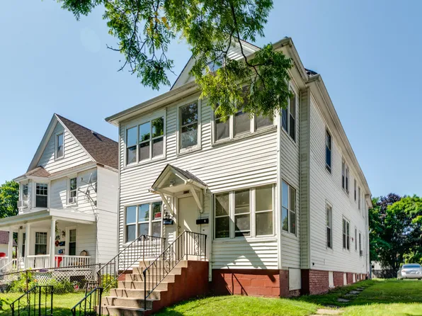 722 8th St, Waukegan, IL 60085