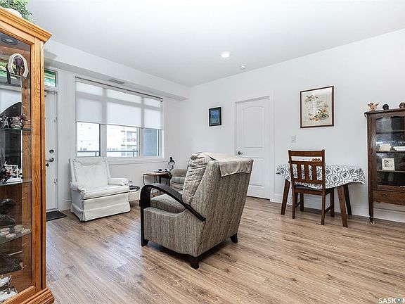 5th image of 770 Childers Cres #103