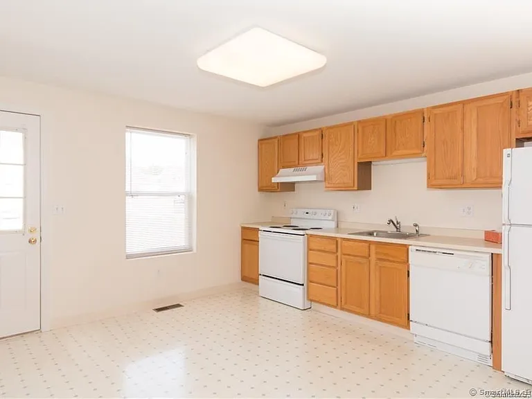6 Larkspur Ln #6 — Photo 4