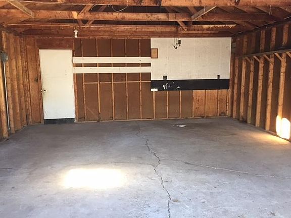 4th image of 2511 N Eby Dr