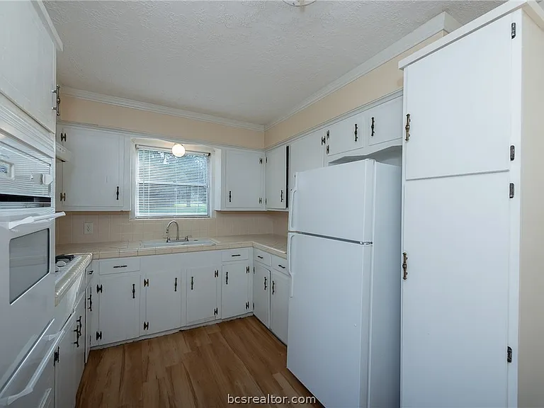 2317 Carter Creek Pkwy — Photo 11