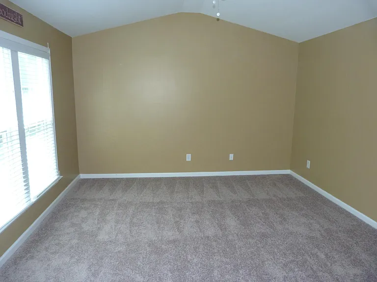 339 Balaban Cir — Photo 4