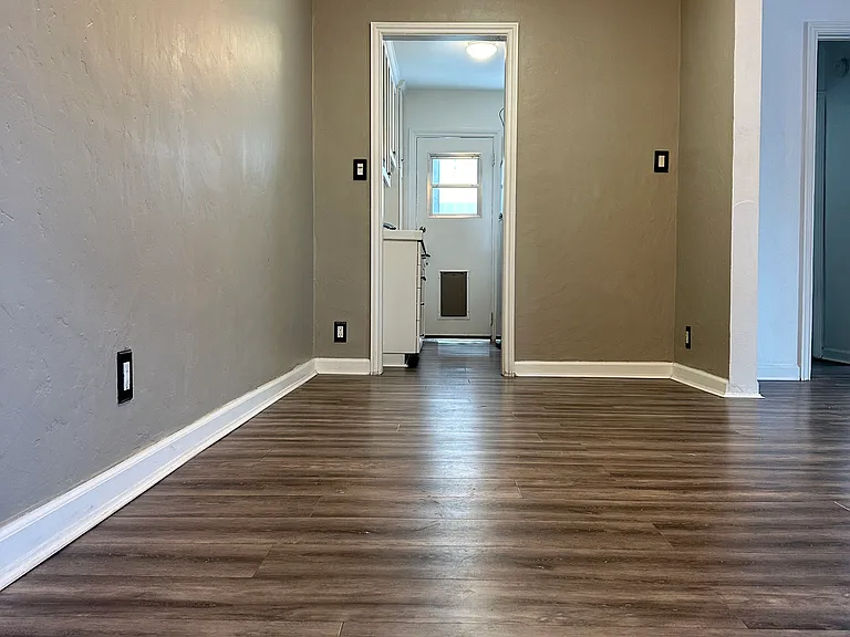 8268 Waring Ave — Photo 9