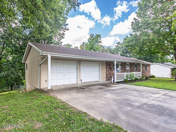 3rd image of 4711 Sharon Dr