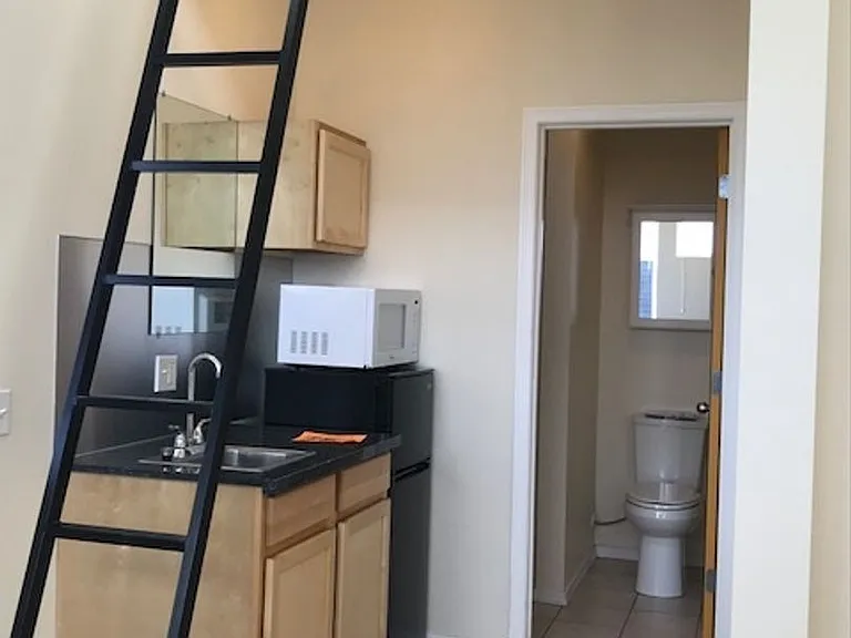 Affordable Studios on Cap Hill! — Photo 3