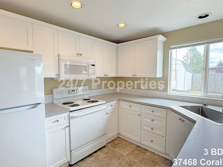 37468 Coralburst St — Photo 5