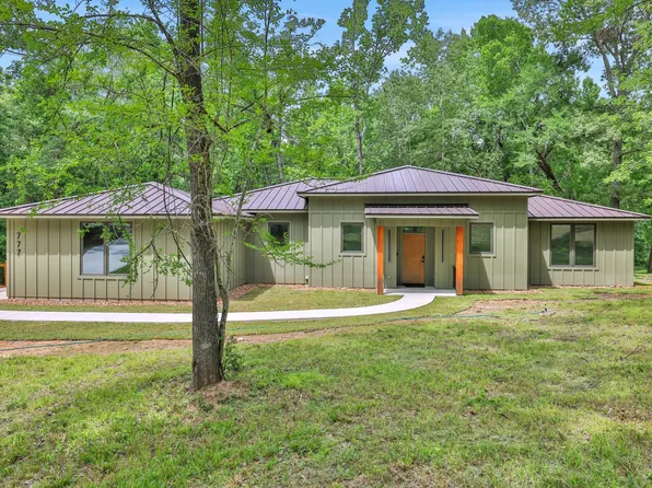 777 S Cape Royale Dr, Coldspring, TX 77331