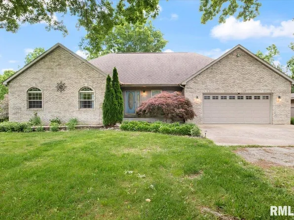 57 Miller Ln, Taylorville, IL 62568