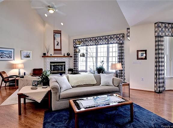 3rd image of 8 Whitaker Ct