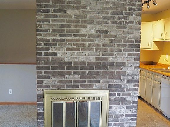 5th image of 1018 E Brookside Dr