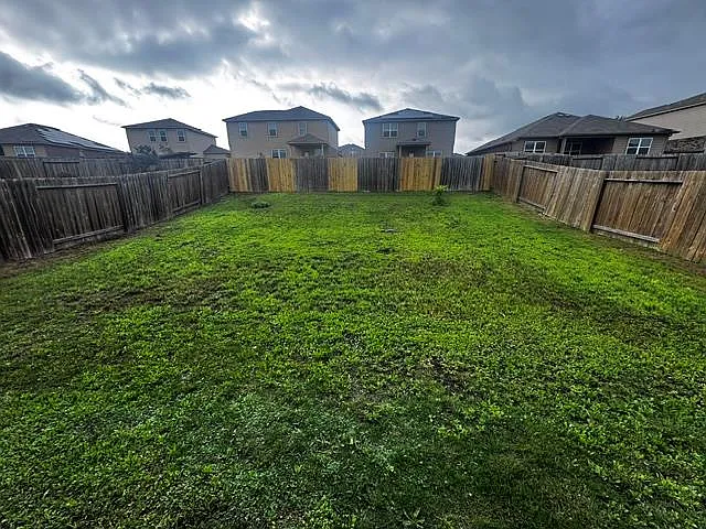 13713 Henry A Wallace Ln — Photo 25