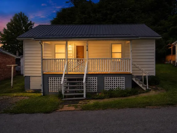 116 Vaughan St, Fries, VA 24330