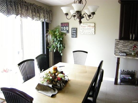 5th image of 405 Whisperwood Dr