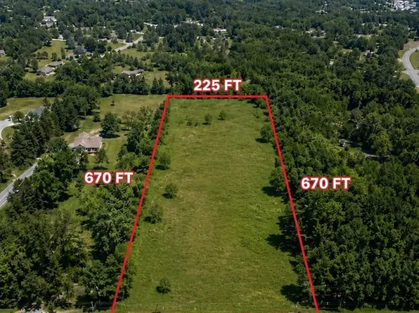 700 W Maple Rd, Milford, MI 48381