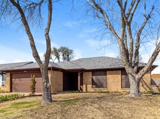 536 N Park Dr, Saginaw, TX 76179