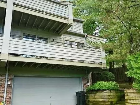 62 Meadow View Ct, Leonia, NJ 07605