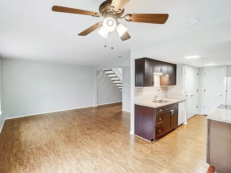 1804 Cliffview Ln — Photo 10
