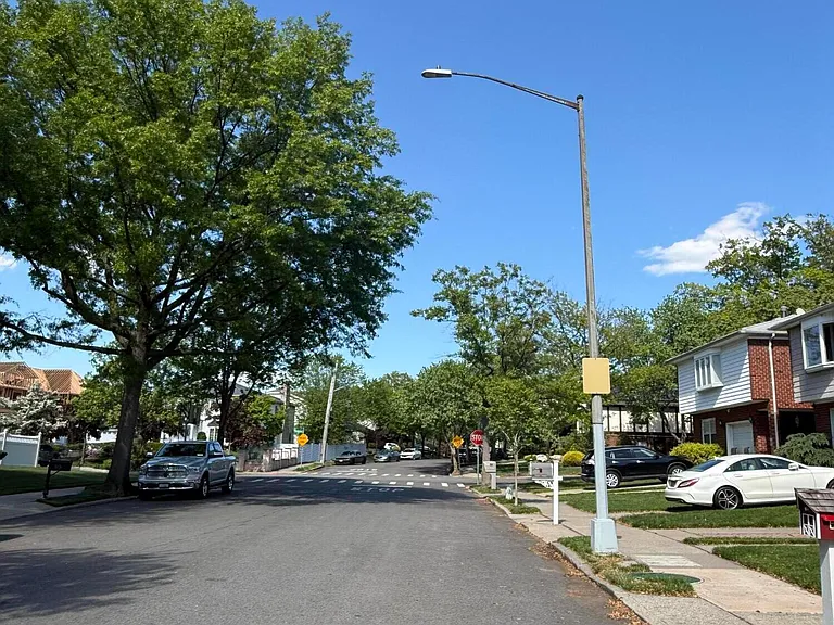 76 Valdemar Ave #2 — Photo 6