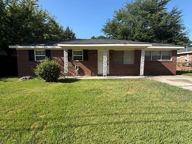 518 Aiken St — Photo 1
