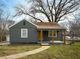 4007 NE Chaumiere Rd, Kansas City, MO 64117