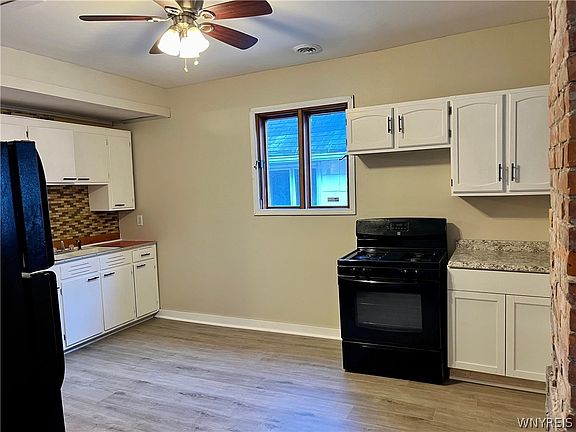 4th image of 91 Weiss St