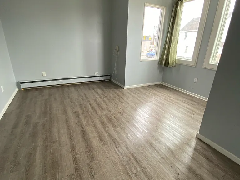 814 Wellington St E #1 — Photo 4