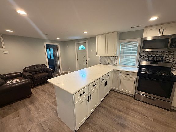 5th image of 1205 Rattray Dr #B